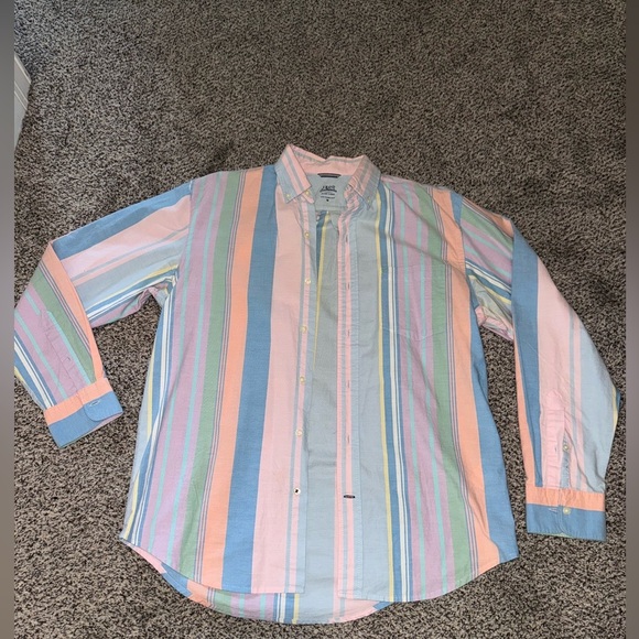 Izod Other - Izod long sleeve button down shirt with pocket